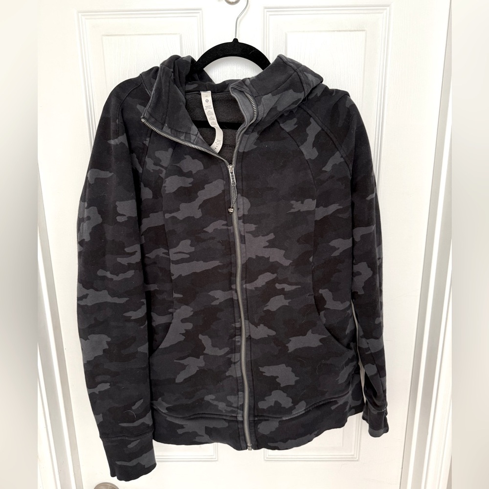 Lululemon grey & black hoodie